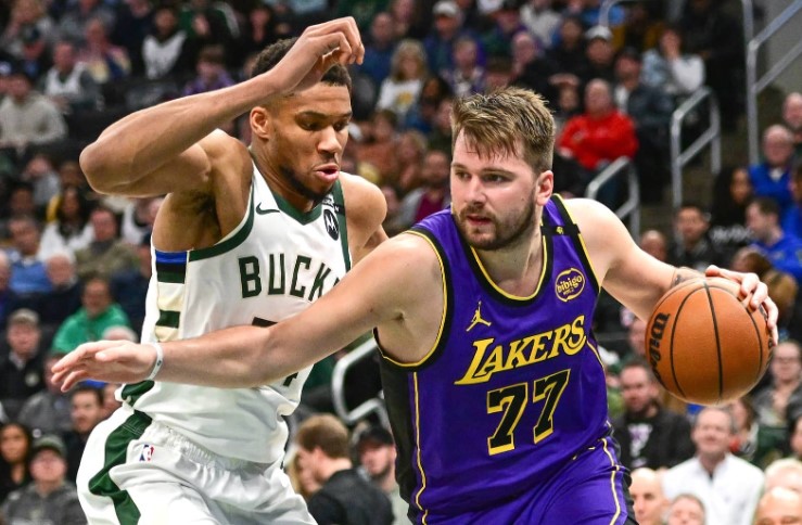 东契奇称赞阿德托昆博的高雅举动：裁判拒绝后将比赛用球交给湖人